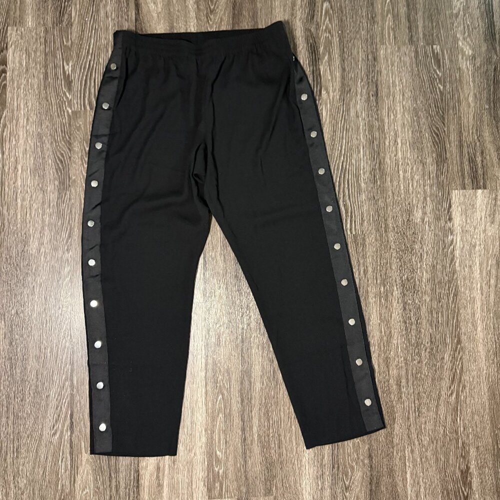 Bar III snap detail trousers